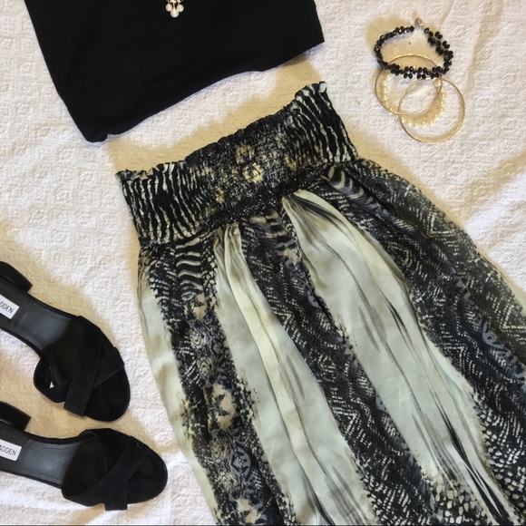 Arden B Dresses & Skirts - Arden B Black and White Maxi Skirt